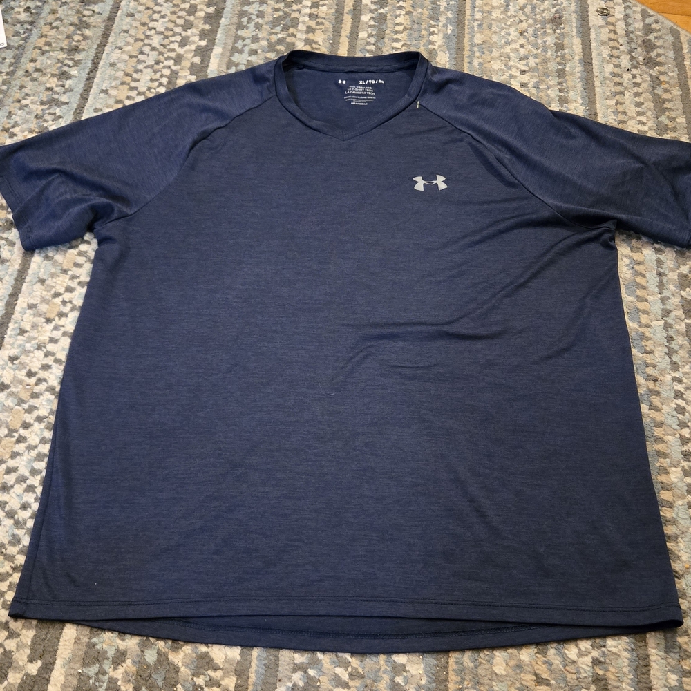 Under Armour Men's Navy Blue Shirt Size XL. EUC